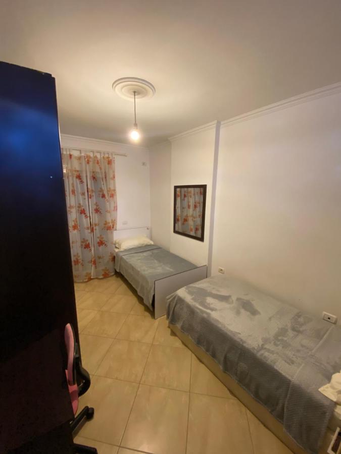 Chlo Apartment 3 Tirana Esterno foto