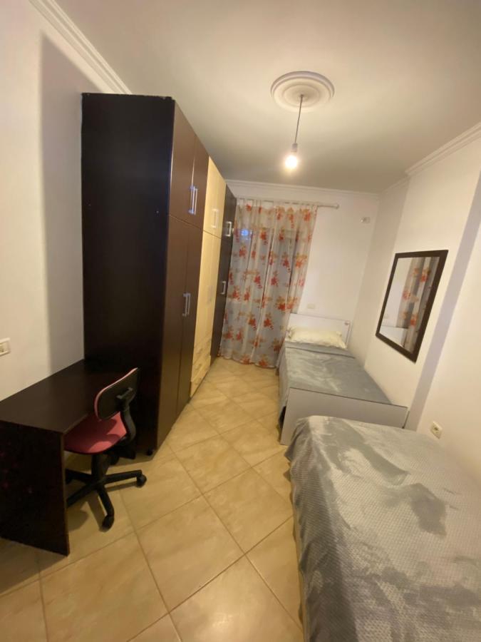 Chlo Apartment 3 Tirana Esterno foto